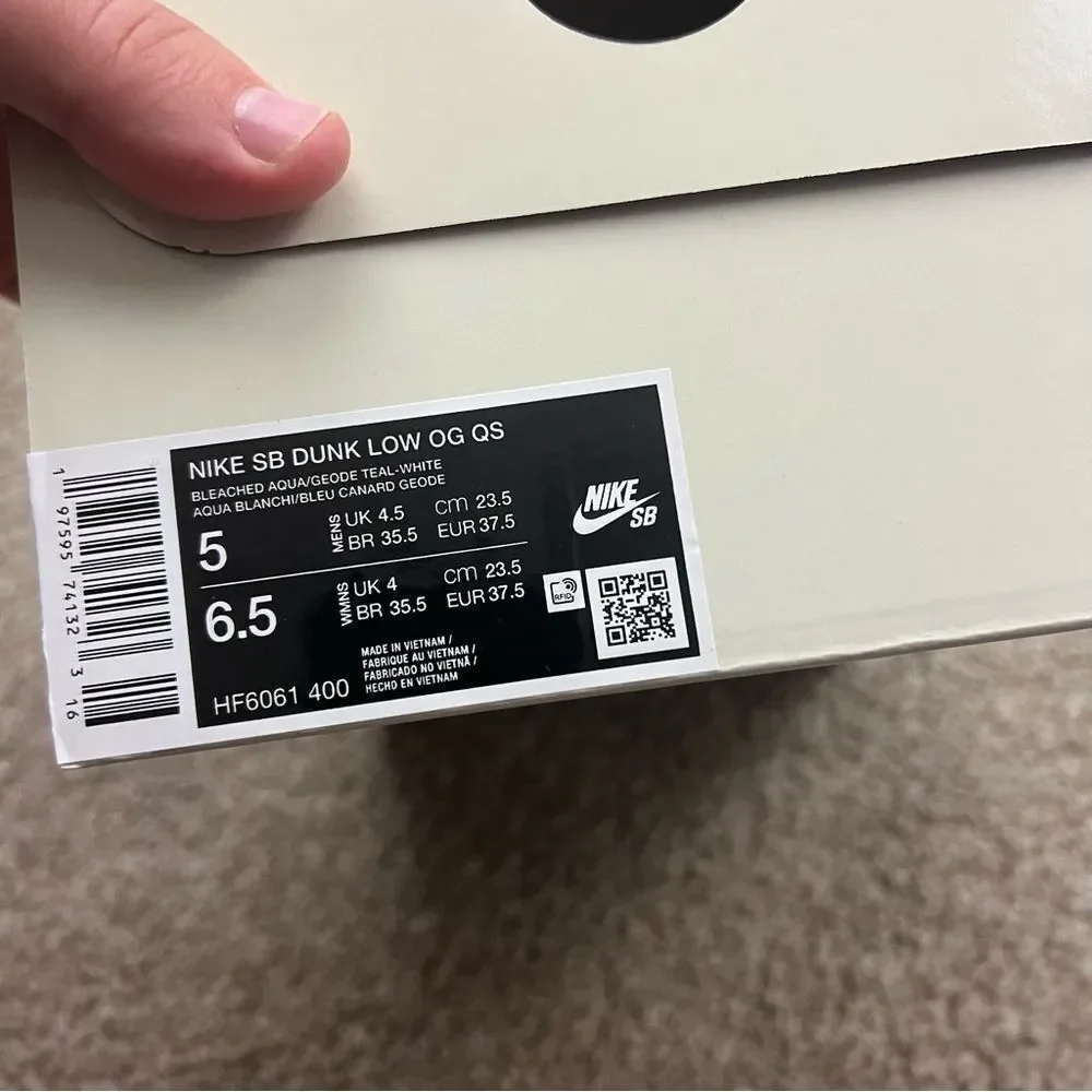 Nike Futura Labroatoies x Nike dunk SB